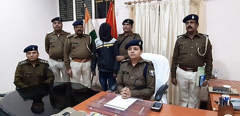 West Champaran SP Natasha Guria with the seized charas and smuggler| Express