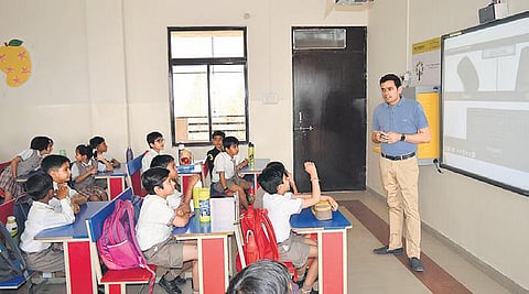Shivram Choudhary with CodeVidhya students.