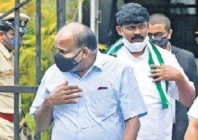 JDS candidate for RR Nagar V Krishnamurthy files his nomination. Former CM HD Kumarswamy was present to support him