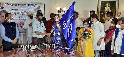Actor Payal Ghosh joins Union Minister Ramdas Athawale-led Republican Party of India (A), in Mumbai. (Photo | Twitter/ANI)