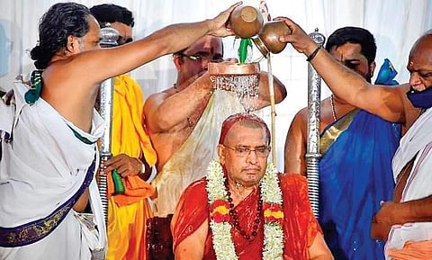 Sachidananda Bharati being anointed the pontiff of Edneer Math in Kasaragod.