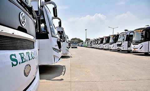 At present, the CMBT operates 592 buses, with 400 scheduled to be moved to Kuthambakkam. 