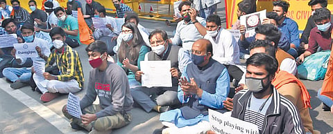 Former Delhi Bharatiya Janata Party president Vijay Goel among others also visited the students who are sitting on protest. (Photo| EPS)