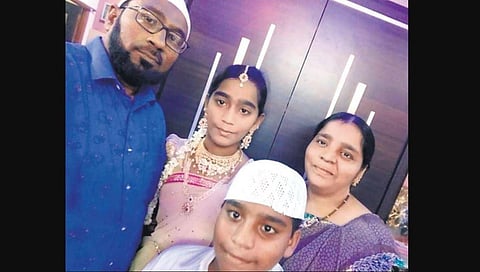 Auto driver Abdul Salaam with his family members. (File Photo)