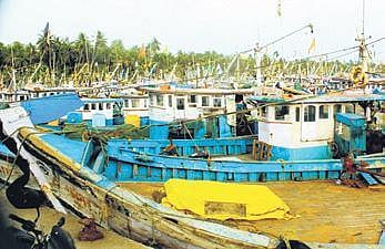 Boats docked at the Kodi Kanyana jetty