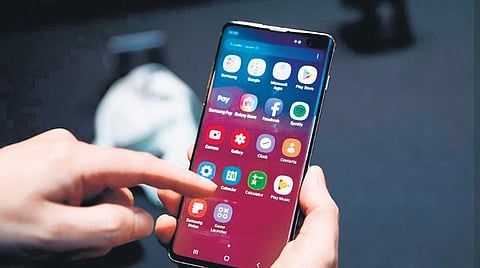 70% users feel excessive use of smartphones impacts their health 