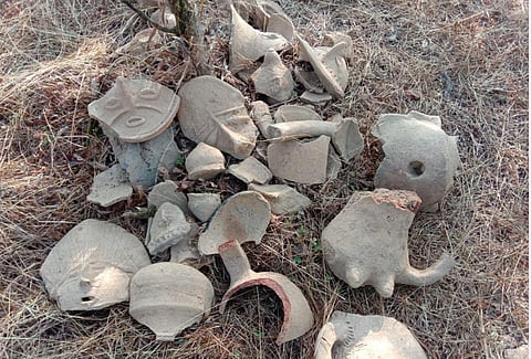 The pottery pieces found in Nerlavalli village in Sirsi taluk (Photo | EPS)