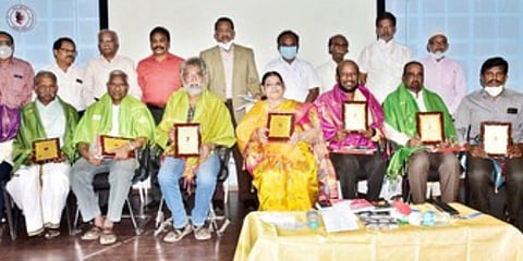The best of Tamizh literature honoured at the event. (Photo| P Jawahar, EPS)