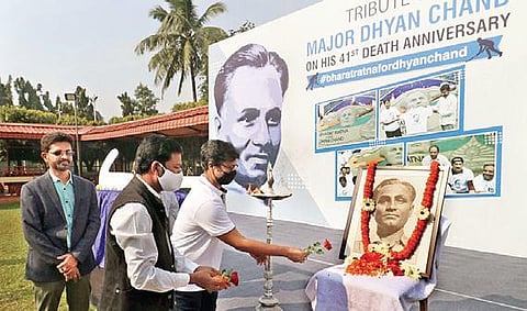 Guests during a function on the occasion of 41st death anniversary of Dhyan Chand in Bhubaneswar on Thursday  | Irfana
