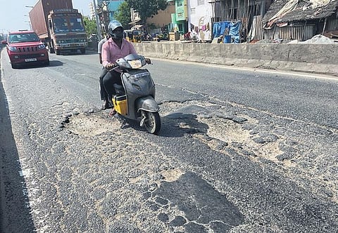 The 11-km stretch from Kasimedu Harbour to Ennore is part of the `600 crore Ennore-Manali Road Improvement Project. (Photo | EPS)