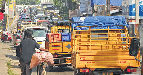 The traffic block near the Vaduthala level cross after it was closed  to faciliate track repair work | A Sanesh