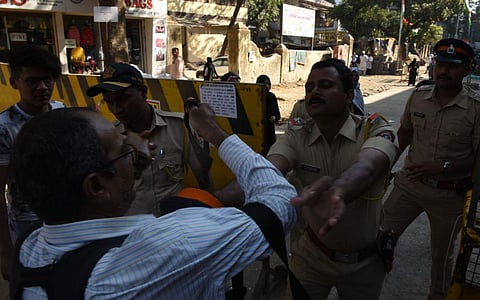 Ashish Raje, who is also a joint secretary of the Mumbai Press Club, was covering 'Mumbai Bagh', a sit-in protest on the lines of Delhi's Shaheen Bagh, by women in Nagpada area. (Photo | @mumbaipressclub, Twitter)