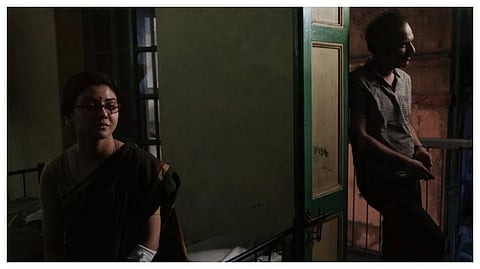 Ritwik Chakraborty and Jaya Ahsan in 'Binisutoy'