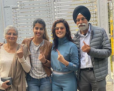 Taapsee Pannu along with her family. (Photo| Instagram)