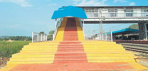 Foot overbridge
