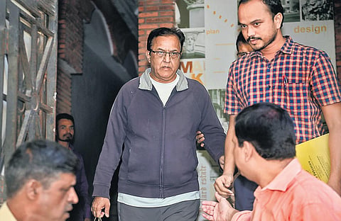 Yes Bank founder Rana Kapoor being taken to court for a hearing in connection with money laundering case in Mumbai. (File photo| PTI)