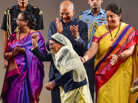 Sardarni Mann Kaur walks after receiving 'Nari Shakti Puraskar 2019' on International Women's Day from President Ram Nath Kovind  at Rashtrapati Bhavan Cultural Center in New Delhi Sunday March 8 2020. (Photo | PTI)