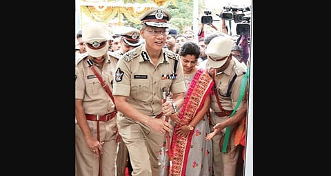DGP Gautam Sawang inaugurates Disha Police station in Guntur | Express