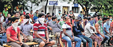 Guru Nanak College administration has opened their doors to migrant workers who are stuck in Chennai due to the lockdown. They are provided accommodation, food and sanitation facilities at college campus in Velachery | DEBADATTA MALLICK