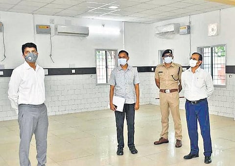Coronavirus hospital at Kalahandi, 5T Secretary reviews work