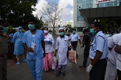 Covid-19 patients were discharged after testing negative in Tiruchy on Thursday. (Photo | EPS/MK Ashok Kumar)