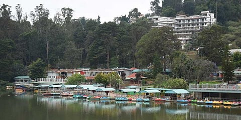 Always a place that will be buzzing with thousands of tourists who arrive at this time of the year, Ooty Lake and Boat Club is now deserted. (Photo | EPS)