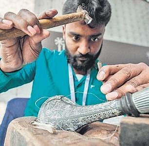Bidri-making