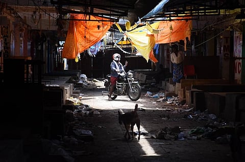 Koyambedu wholesale vendors staring at unemployment after markets moved to Thirumazhsai. (Photo | Martin Louis, EPS)
