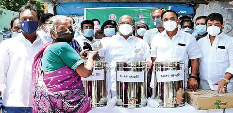Fisheries Minister D Jayakumar inspects Covid-19 containment work at Navalar Nedunchezhian Nagar and distributes kabasura kudineer to residents