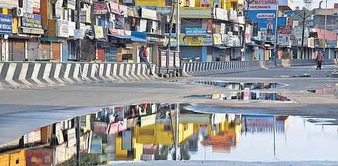 The usually busy Kundrathur Road devoid of any traffic during the lockdown on Sunday | Martin Louis