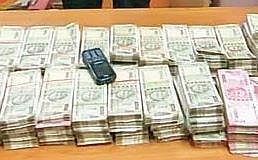Hawala racket busted, Rs 50 lakh seized from gold shop clerk