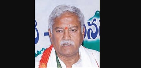 Former Congress Committee president of Karimnagar and current BJP leader Katakam Mruthyunjayam. (Photo | EPS)