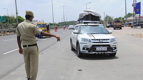 Andhra Pradesh Police. As many as nine integrated checkposts have been set up at Aagar T Road, Pondugula, Tangeda, Satrasala, Pulichintala Dam, Madipade, Govindapuram, Regulaguda and Amaravati, besides setting up 16 check posts across the district. 