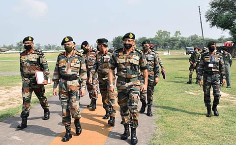 Army Chief Gen MM Naravane visited formations of Vajra Corps in Amristar & Ferozepur. (Photo | ANI Twitter)