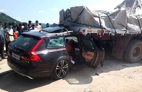 A car rammed into the truck from the rear side at Baljipalli road under Bangarupalyam mandal of Chittoor district.