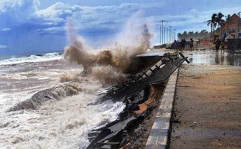 Violent waves battering the beach road at Shankumugham. (Photo | Vincent Pulickal, EPS)