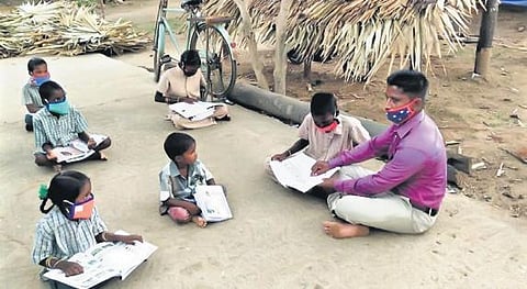 Teachers come to the house of students living in a Irula Colony  twice a week to ensure that they dont miss a class | SPECIAL ARRANGEMENT
