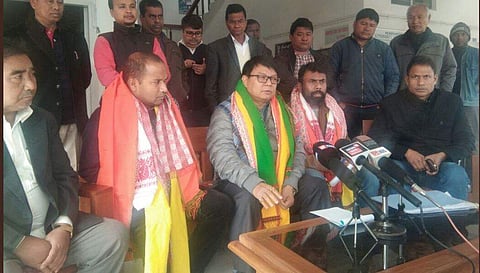 Assam Congress Legislature Party leader Debabrata Saikia (C) (Photo/Twitter)