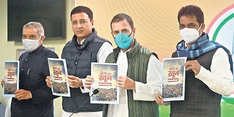 Congress leader Rahul Gandhi and other party leaders release a booklet on farmers’ stir in New Delhi on Tuesday. (Photo | Shekhar Yadav, EPS)