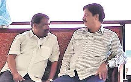 Water Resources Minister Ramesh Jarkiholi’s ‘secret’ meeting with some ministers raised speculation | Express