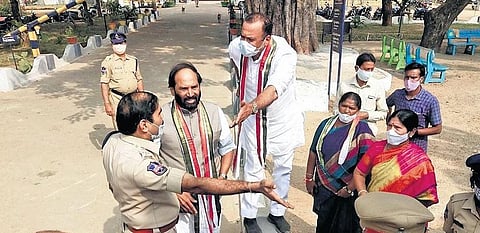TPCC president Uttam Kumar Reddy and Bhongir MP Komatireddy Venkat Reddy are stopped by the police on their way to the prison to meet Raghava Reddy.