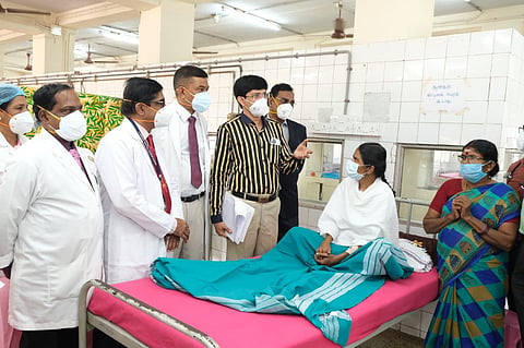 Health Sectetary Dr J Radhakrishnan on Saturday met the patient and congratulated the doctors of RGGGH. (Photo | EPS)