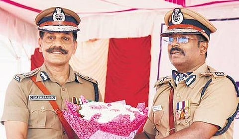 DGP C Sylendra Babu felicitates retiring DGP Prateep V Philip | R Satish Babu