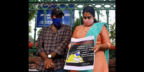 Anupama S Chandran and Ajith protest in front of the Secretariat in Thiruvananthapuram on Saturday  | Vincent Pulickal