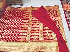 Happy yarn from UP for Karnataka silk farmers