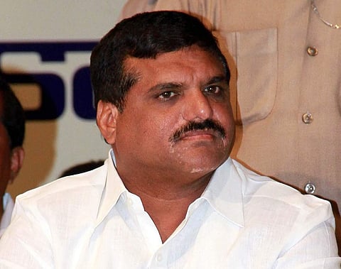 Govt promises to clear pending bills of agitating sugarcane ryots 