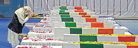 Prime Minister Narendra Modi pays tribute to Chief of Defence Staff Gen Bipin Rawat, at Palam Air Force Station (Photo| Express, Shekhar Yadav)