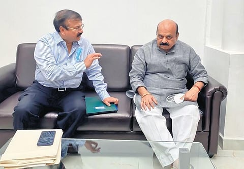 Ronald Colaco, founding chairman of the International Federation of Karnataka Christian Associations, during a meeting with CM Basavaraj Bommai  in Bengaluru on Dec 11, 2021. (Photo | Express)