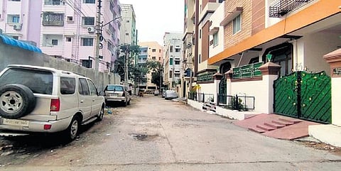 Paramount Colony in Tolichowki wears a deserted look on Wednesday, Dec 15, 2021. (Photo | Express, Vinay Madapu)