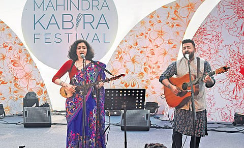 Chinmayi Tripathi and Joell Mukherjii at the Mahindra Kabira Festival in Varanasi.